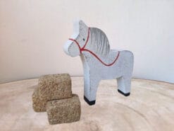 Paardje Ozosnel brengt de Sint onvermoeibaar en vlug overal waar hij naar toe wil.