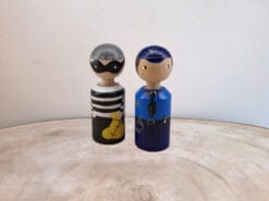 Deze agent klein en boef klein zijn goed aan elkaar gewaagd.